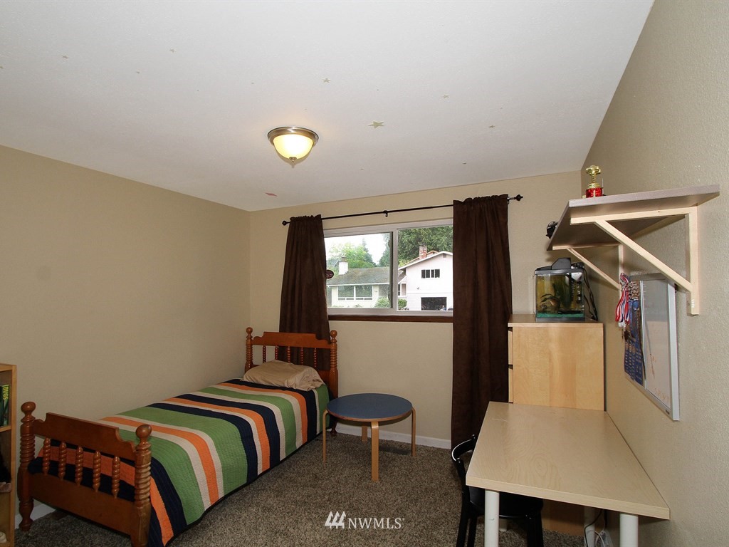 727 13th Way Southwest Edmonds, WA 98020 - Photo 12 of 20 Gallery Image 12