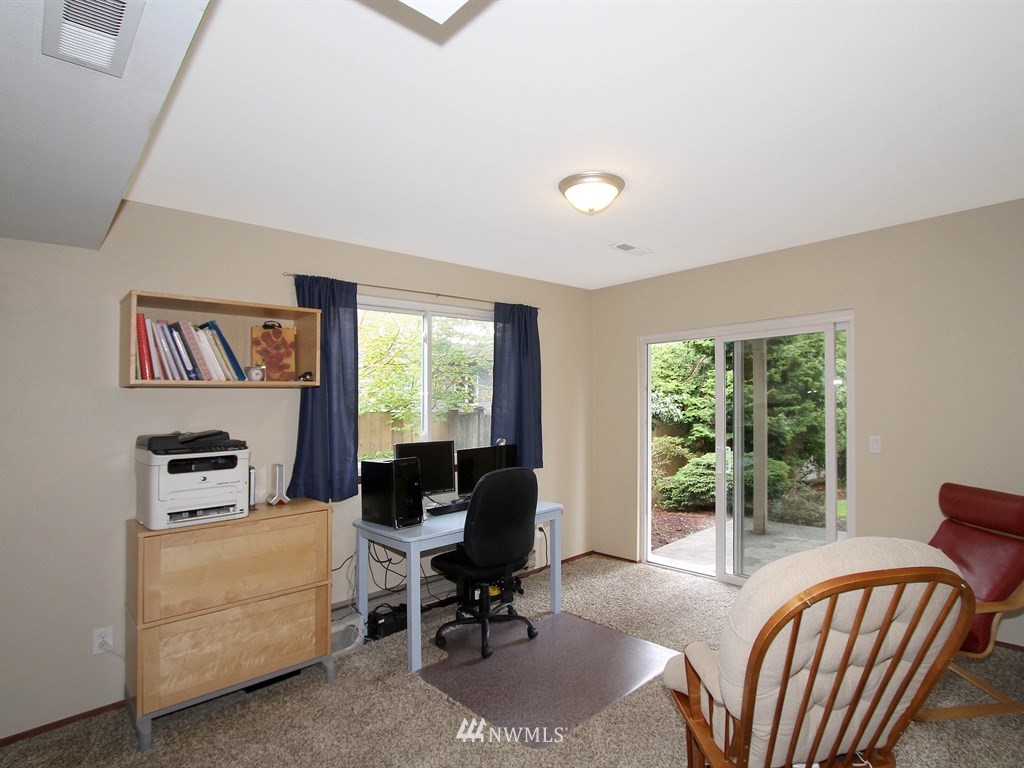 727 13th Way Southwest Edmonds, WA 98020 - Photo 14 of 20 Gallery Image 14