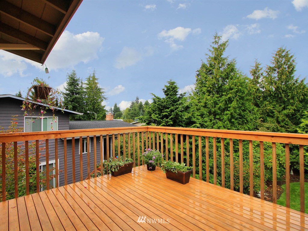 727 13th Way Southwest Edmonds, WA 98020 - Photo 5 of 20 Gallery Image 5