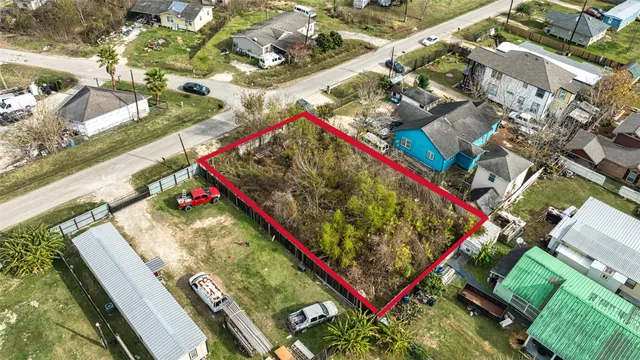 $105,000 | 1703 Avenue C, Fresno, TX 77545