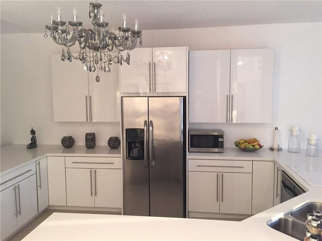 5019 Pebblebrook Terrace Pompano Beach, FL 33073 - Photo 8 of 34 Photo 8