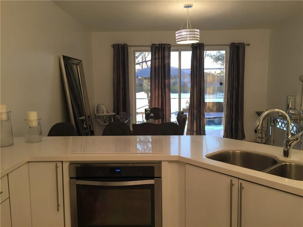 5019 Pebblebrook Terrace Pompano Beach, FL 33073 - Photo 9 of 34 Photo 9
