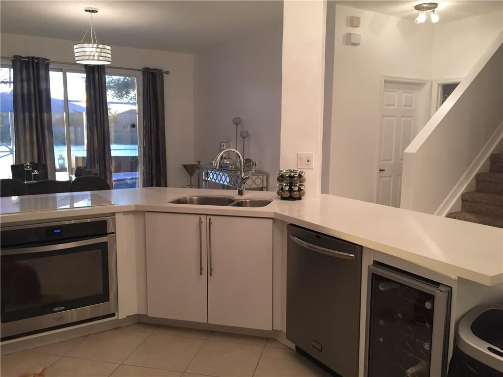 5019 Pebblebrook Terrace Pompano Beach, FL 33073 - Photo 10 of 34 Photo 10