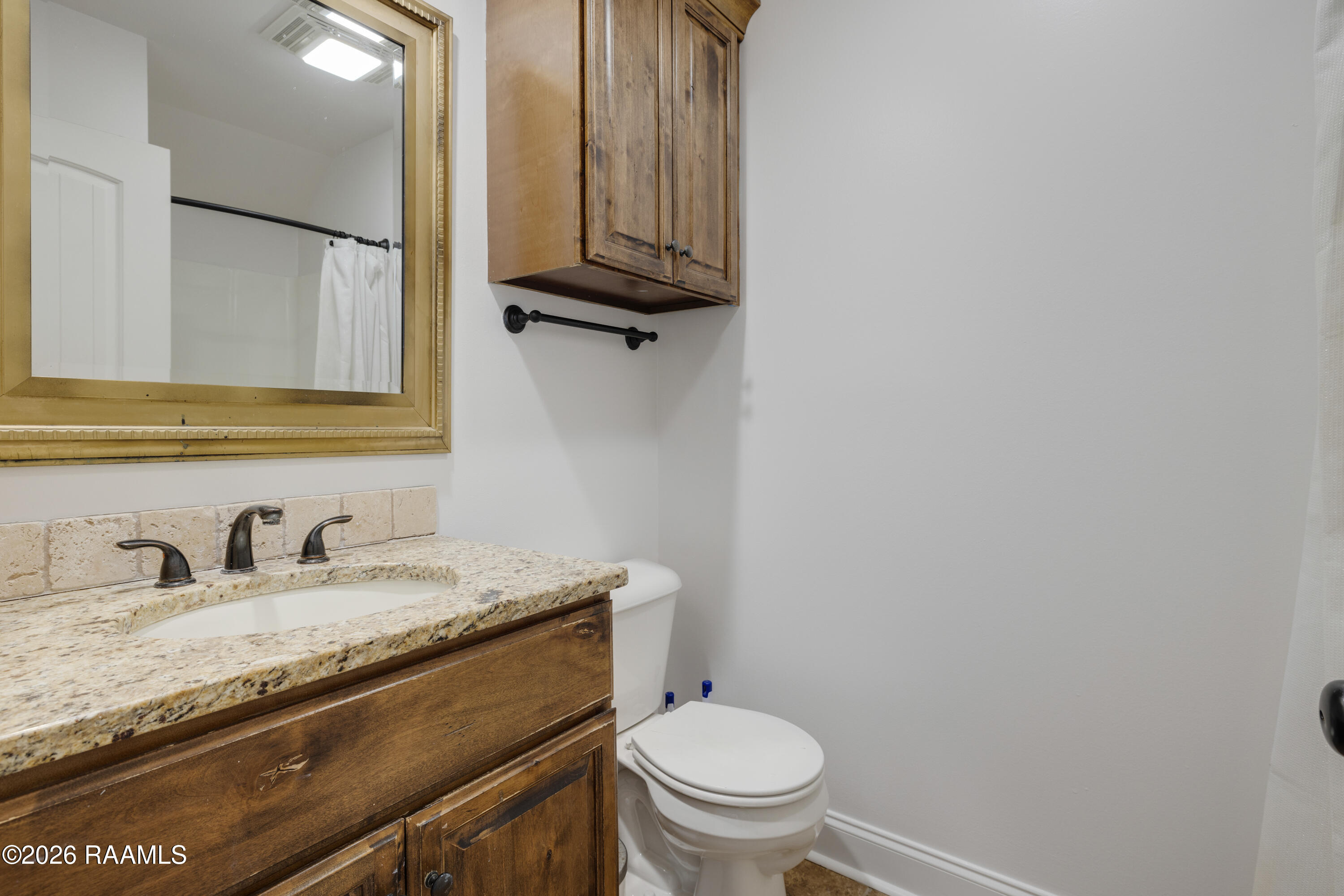 117 Range Drive Lafayette, LA 70508 - Photo 20 of 24 Upstairs Bathroom
