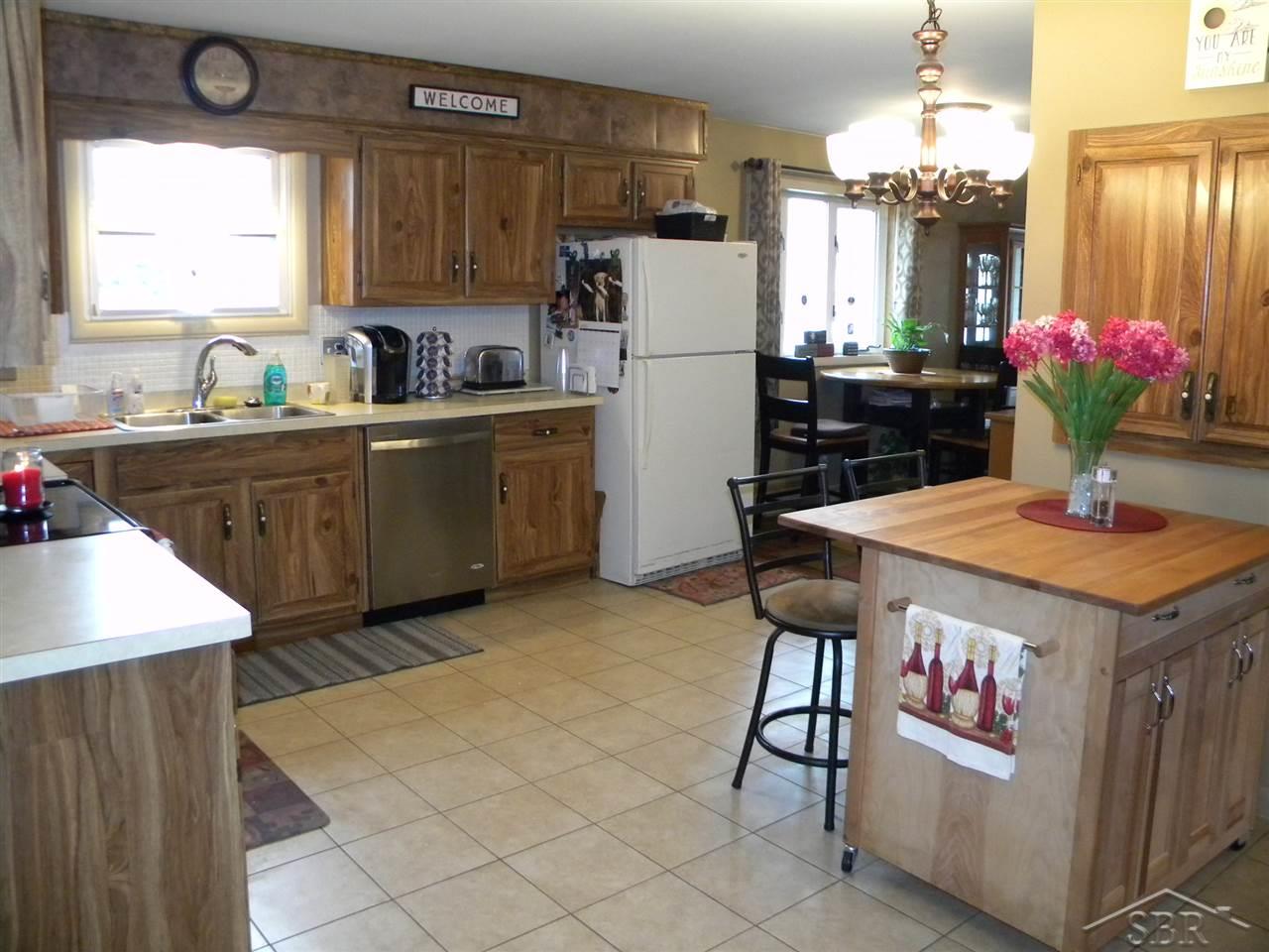 1460 Midland Road Saginaw, MI 48638 - Photo 13 of 30 31344335-12.JPG