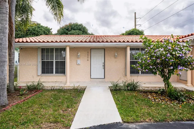 $3,500 | 5524 Cleveland Street, Hollywood, FL 33021