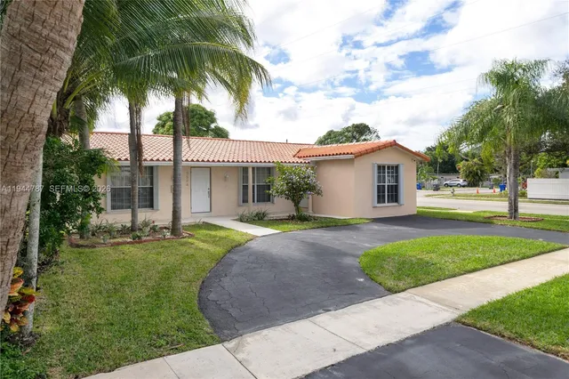 $3,500 | 5524 Cleveland Street, Hollywood, FL 33021