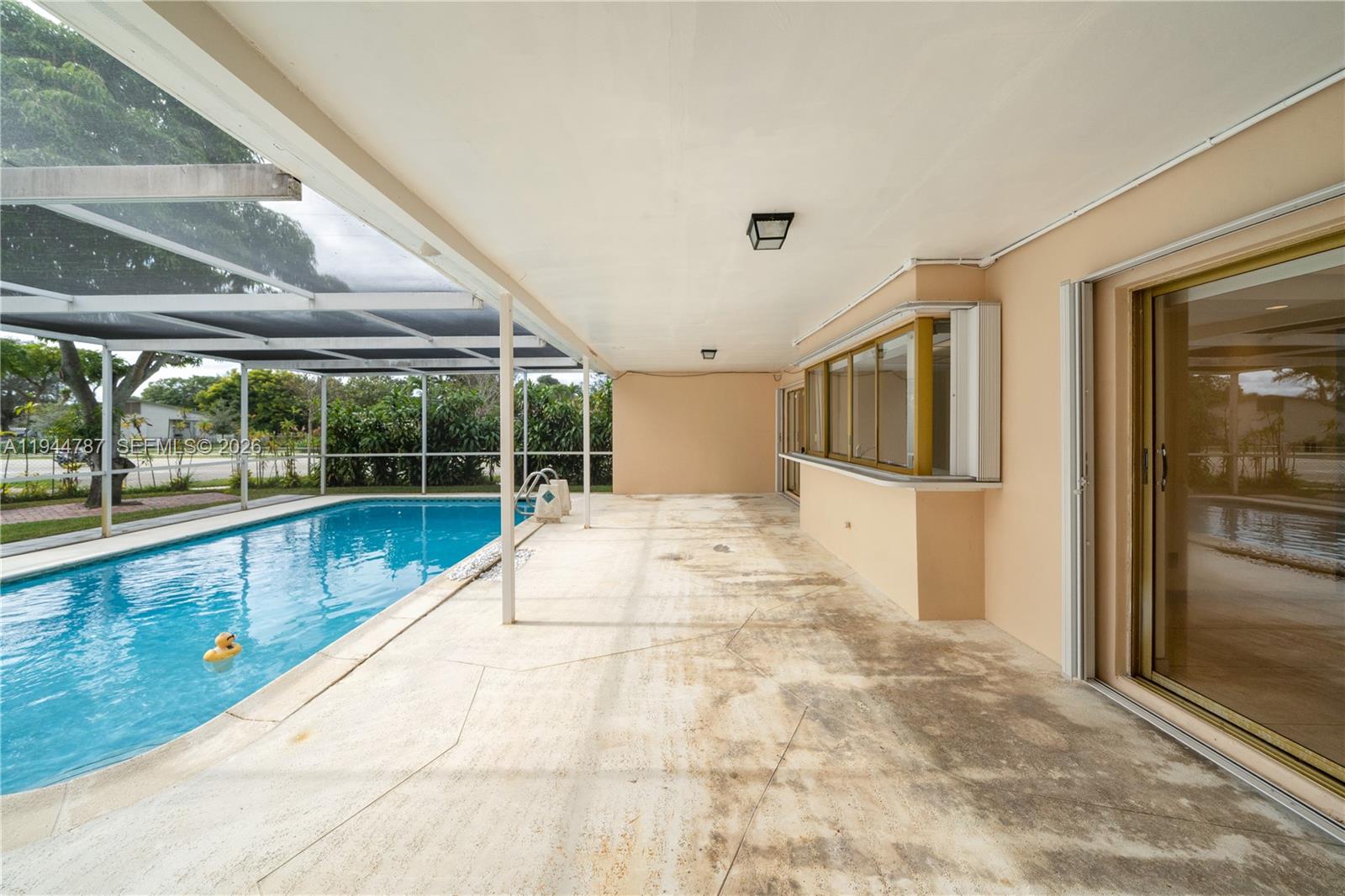 5524 Cleveland Street Hollywood, FL 33021 - Photo 5 of 36