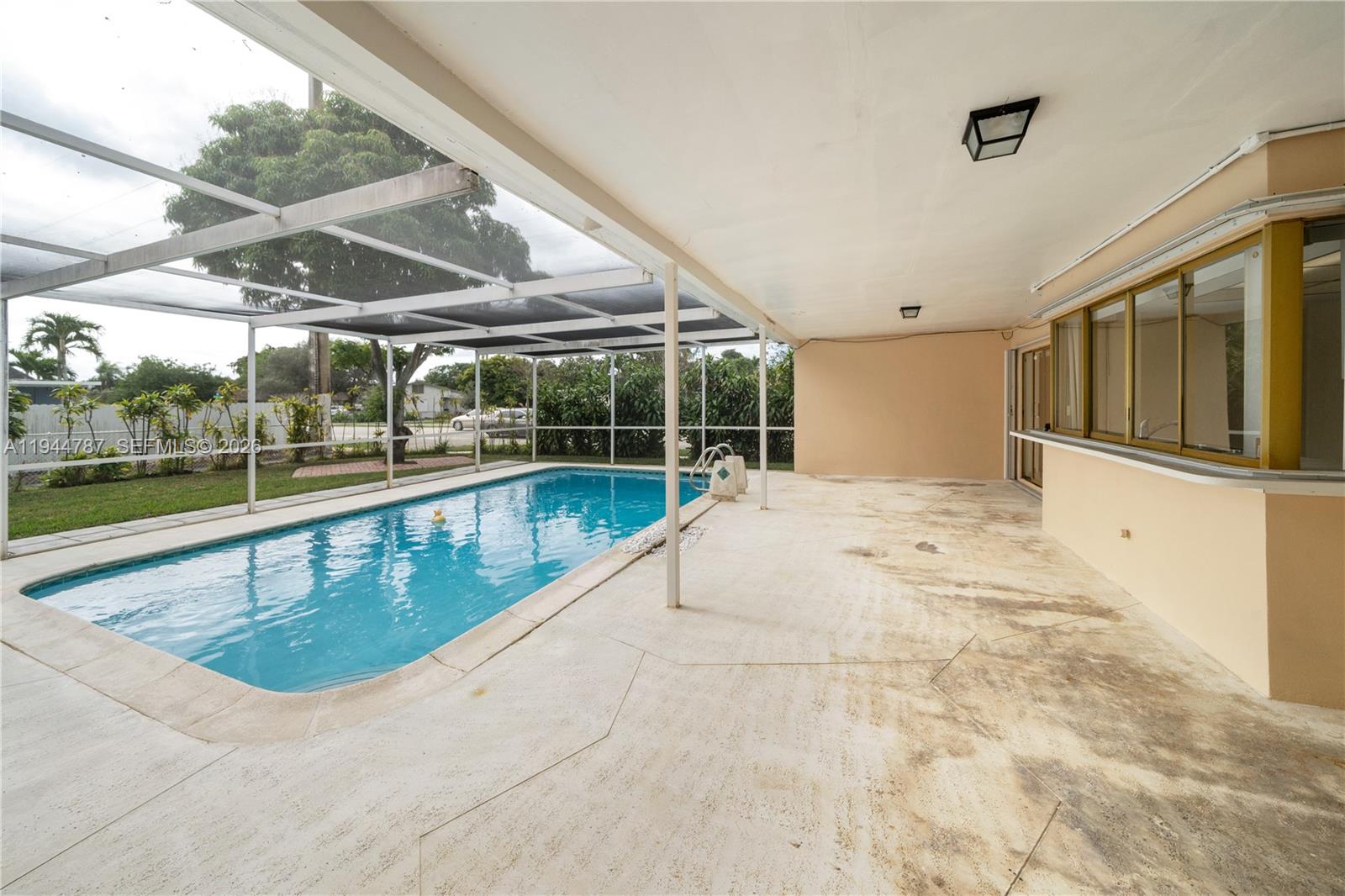 5524 Cleveland Street Hollywood, FL 33021 - Photo 6 of 36