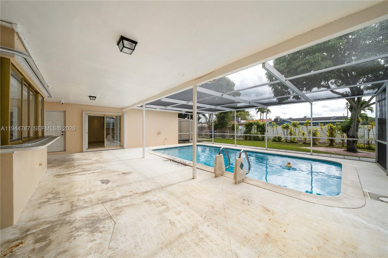 5524 Cleveland Street Hollywood, FL 33021 - Photo 7 of 36