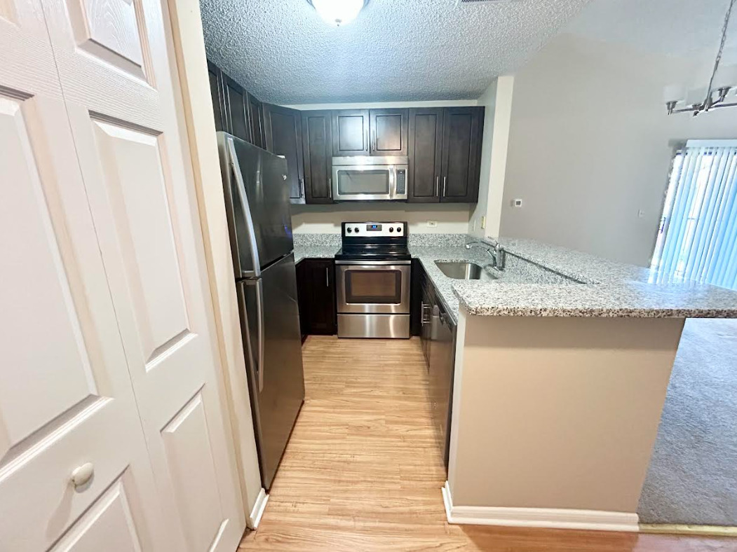 1971 North Hicks Road, Unit 210 Palatine, IL 60074 - Photo 2 of 7 Gallery Image 2