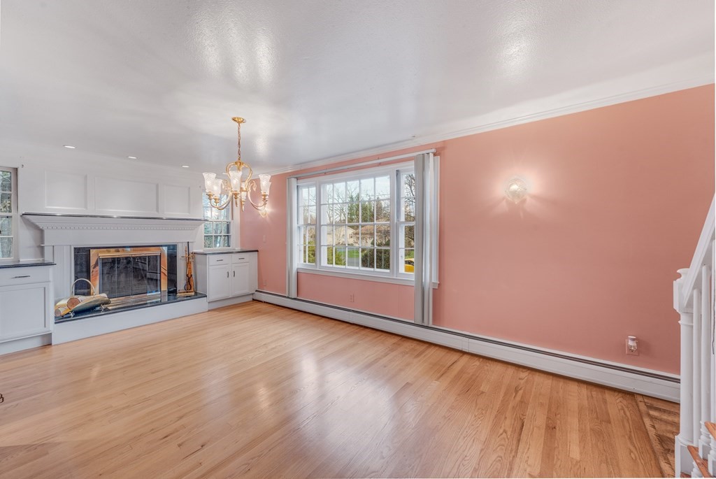 31 Sunset Road Holyoke, MA 01040 - Photo 9 of 23 Gallery Image 9