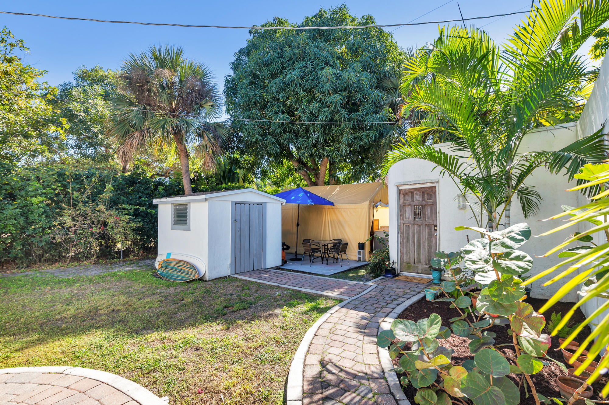 324 Pilgrim Road West Palm Beach, FL 33405 - Photo 13 of 30 Backyard