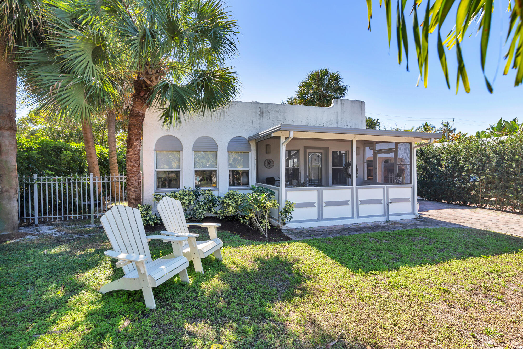 324 Pilgrim Road West Palm Beach, FL 33405 - Photo 24 of 30 Front Porch