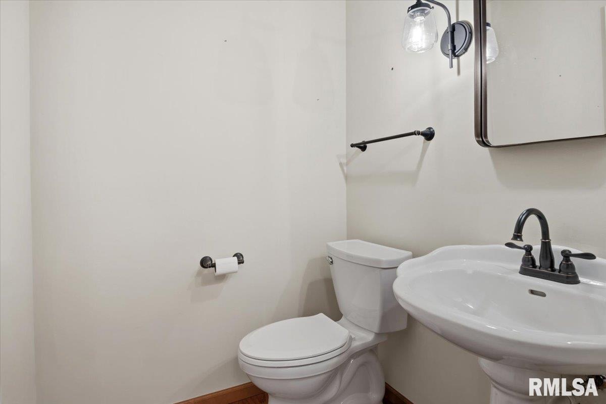 2705 Hastings Road Chatham, IL 62629 - Photo 10 of 66 Gallery Image 10