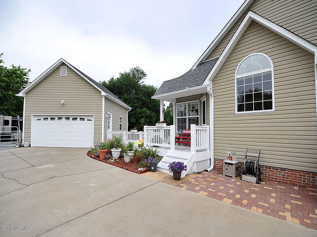 1562 Washington Acres Road Hampstead, NC 28443 - Photo 5 of 21 Side View