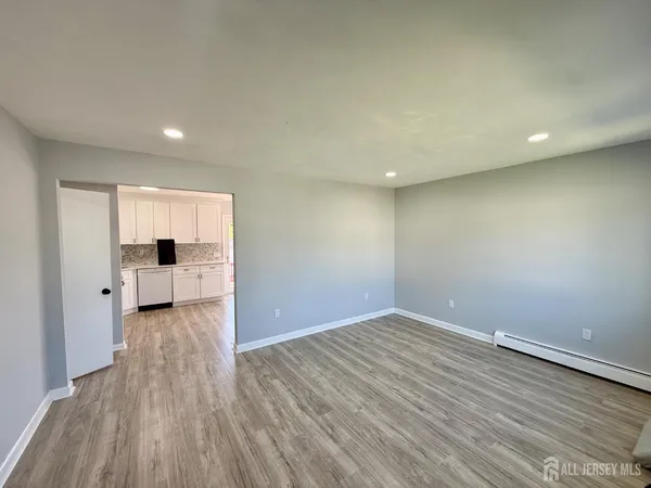 $4,900 | 35 Fiat Avenue, Iselin, NJ 08830