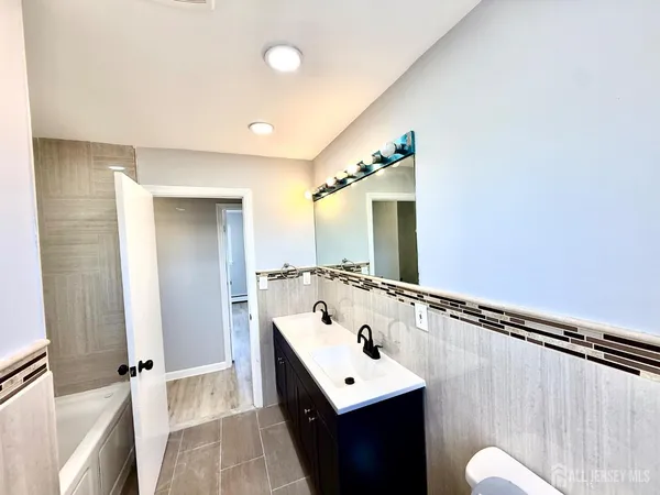 $4,900 | 35 Fiat Avenue, Iselin, NJ 08830