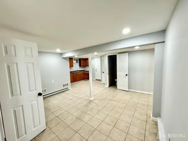 $4,900 | 35 Fiat Avenue, Iselin, NJ 08830