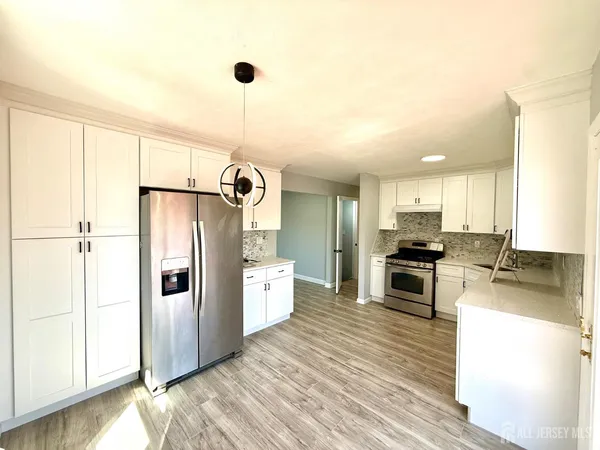 $4,900 | 35 Fiat Avenue, Iselin, NJ 08830