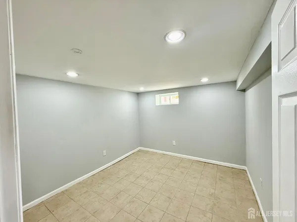 $4,900 | 35 Fiat Avenue, Iselin, NJ 08830