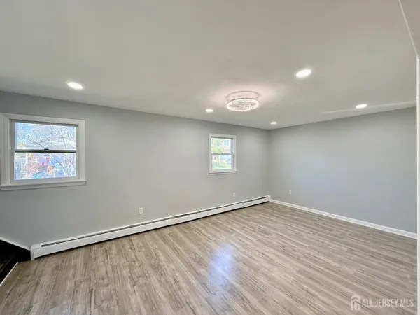 $4,900 | 35 Fiat Avenue, Iselin, NJ 08830