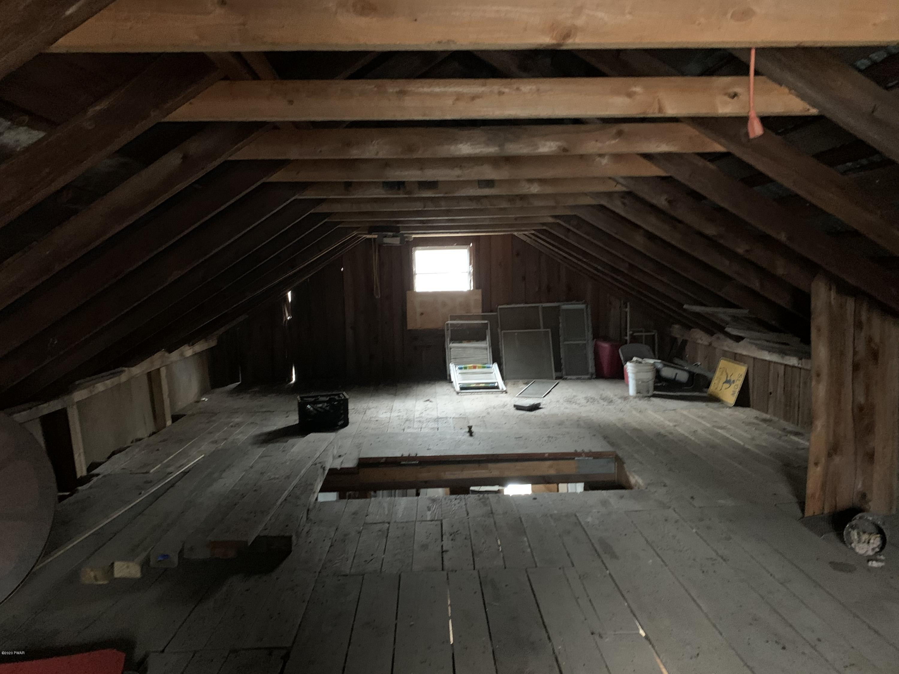 147 Nevin Road Newfoundland, PA 18445 - Photo 23 of 45 Large Barn Second Level