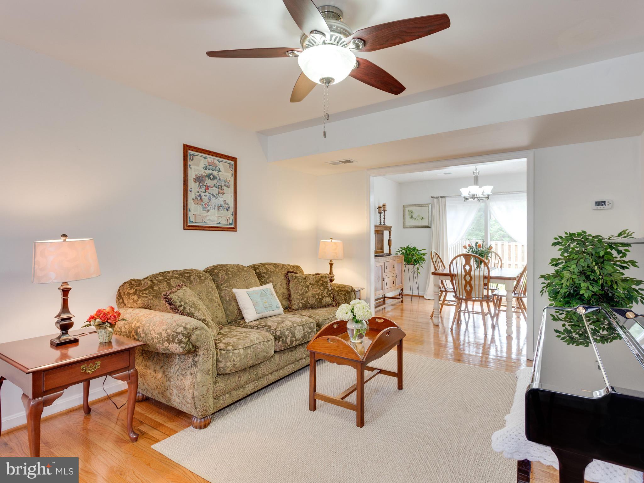 7770 Brandeis Way Springfield, VA 22153 - Photo 4 of 30 Living Room