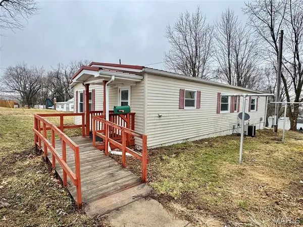 $72,000 | 355 Bainbridge Street, Barry, IL 62312