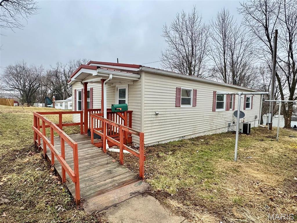 355 Bainbridge Street Barry, IL 62312 - Photo 12 of 14