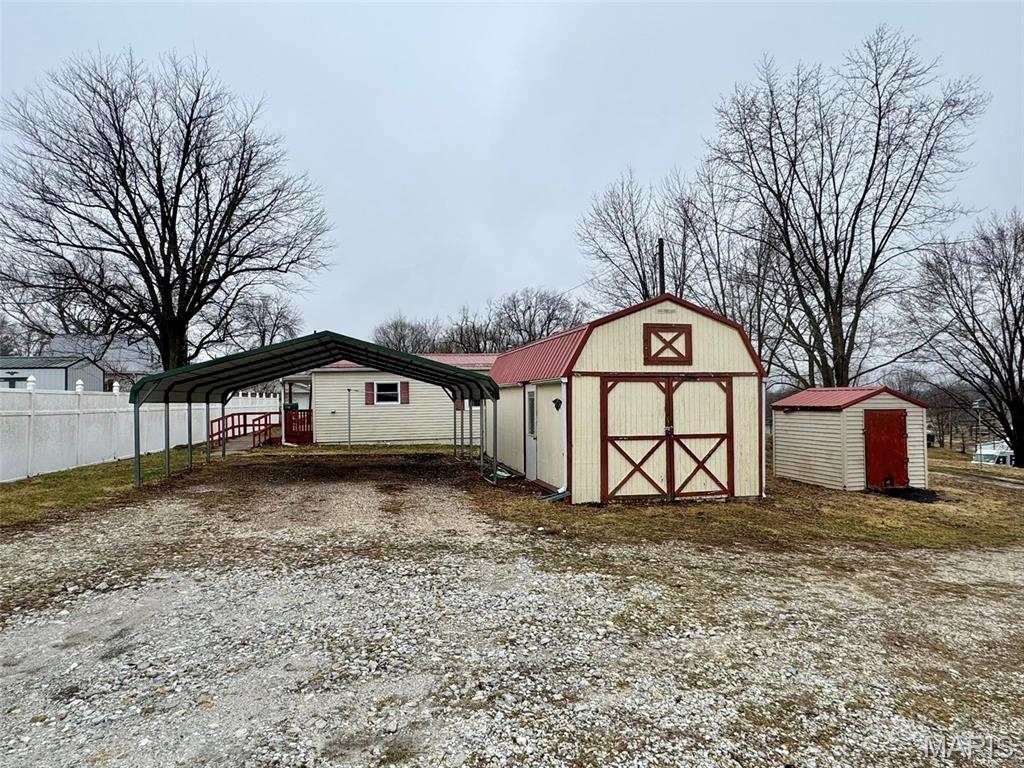 355 Bainbridge Street Barry, IL 62312 - Photo 13 of 14