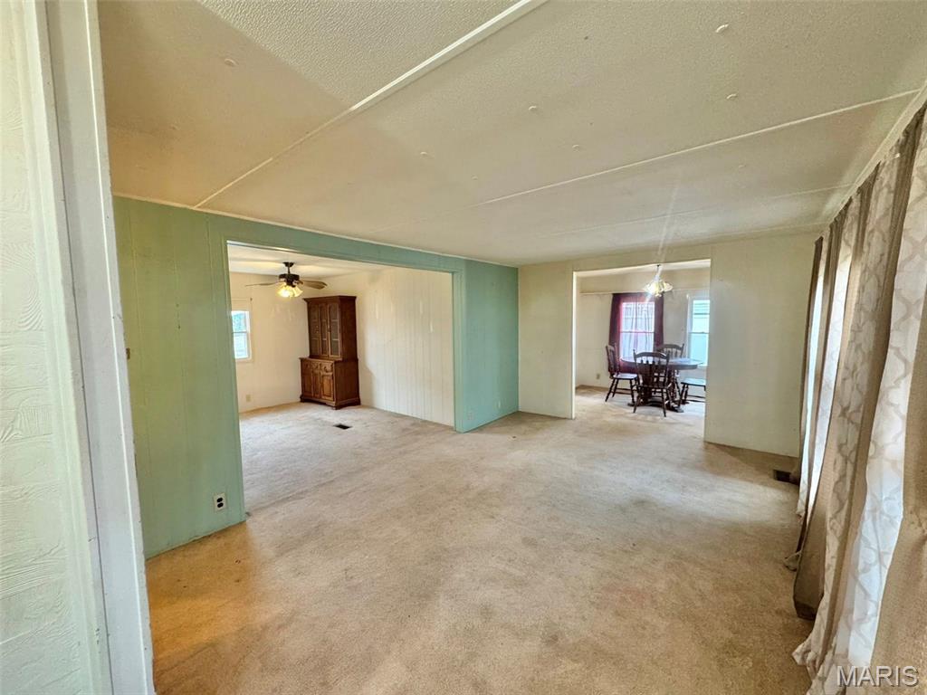 355 Bainbridge Street Barry, IL 62312 - Photo 3 of 14