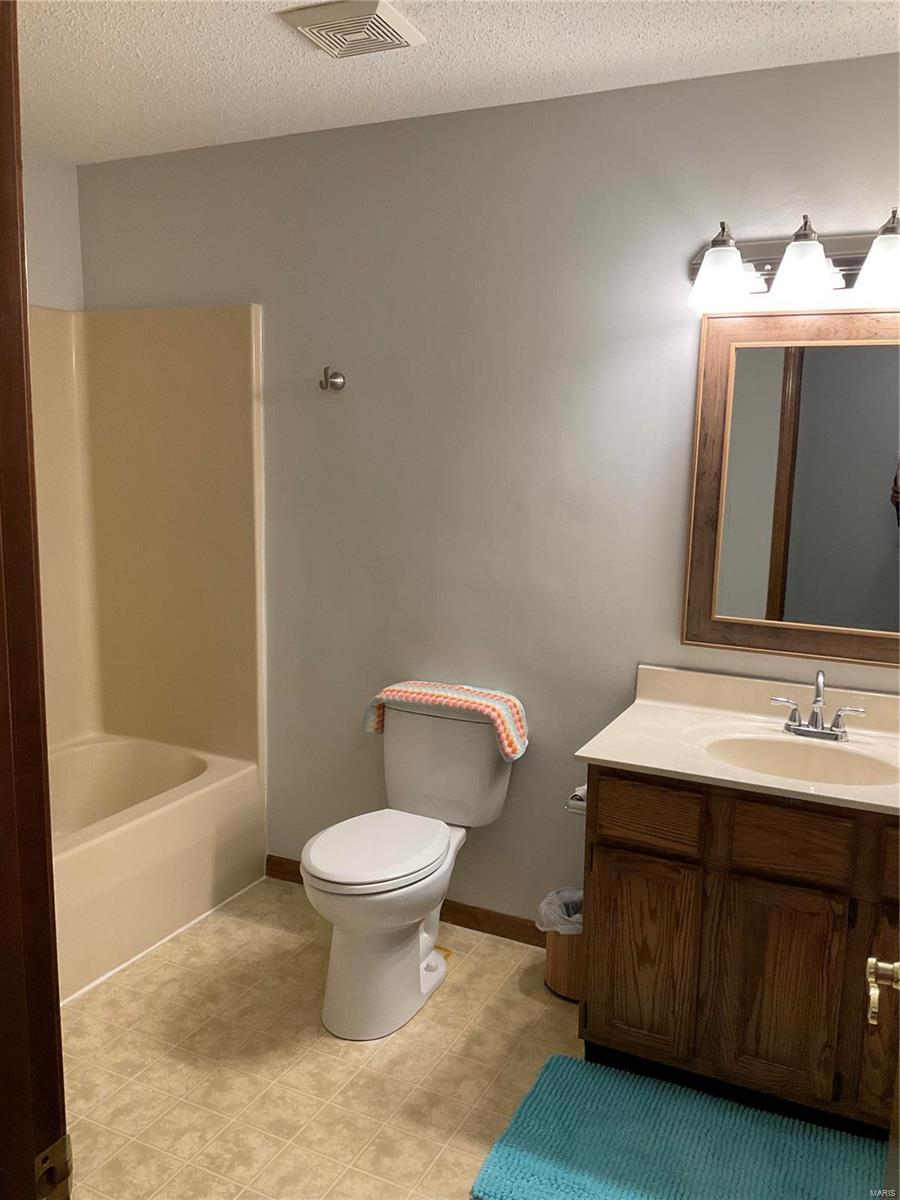 4 Impala Court Belleville, IL 62221 - Photo 13 of 22