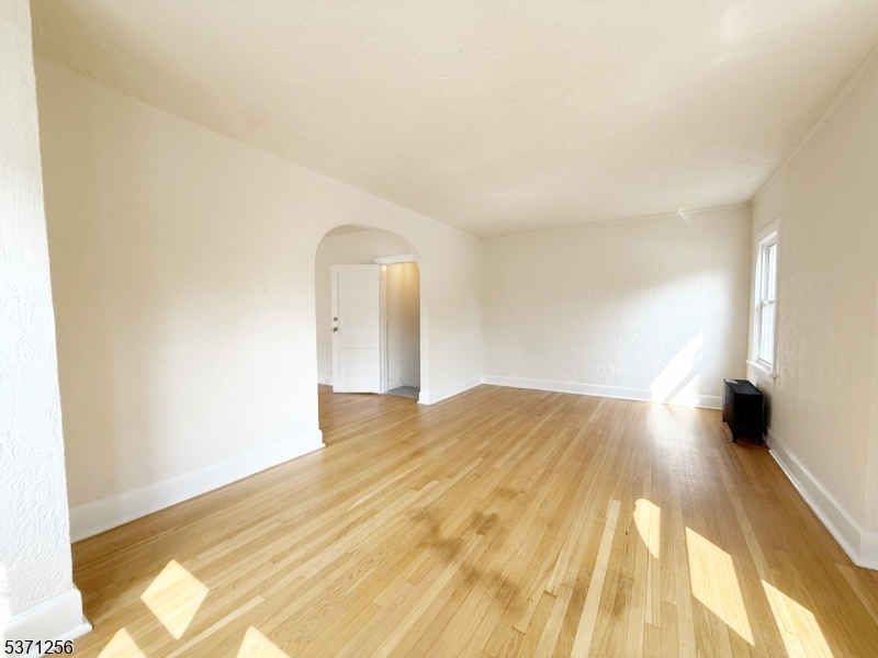 166 Washington Place Ridgewood, NJ 07450 - Photo 3 of 12