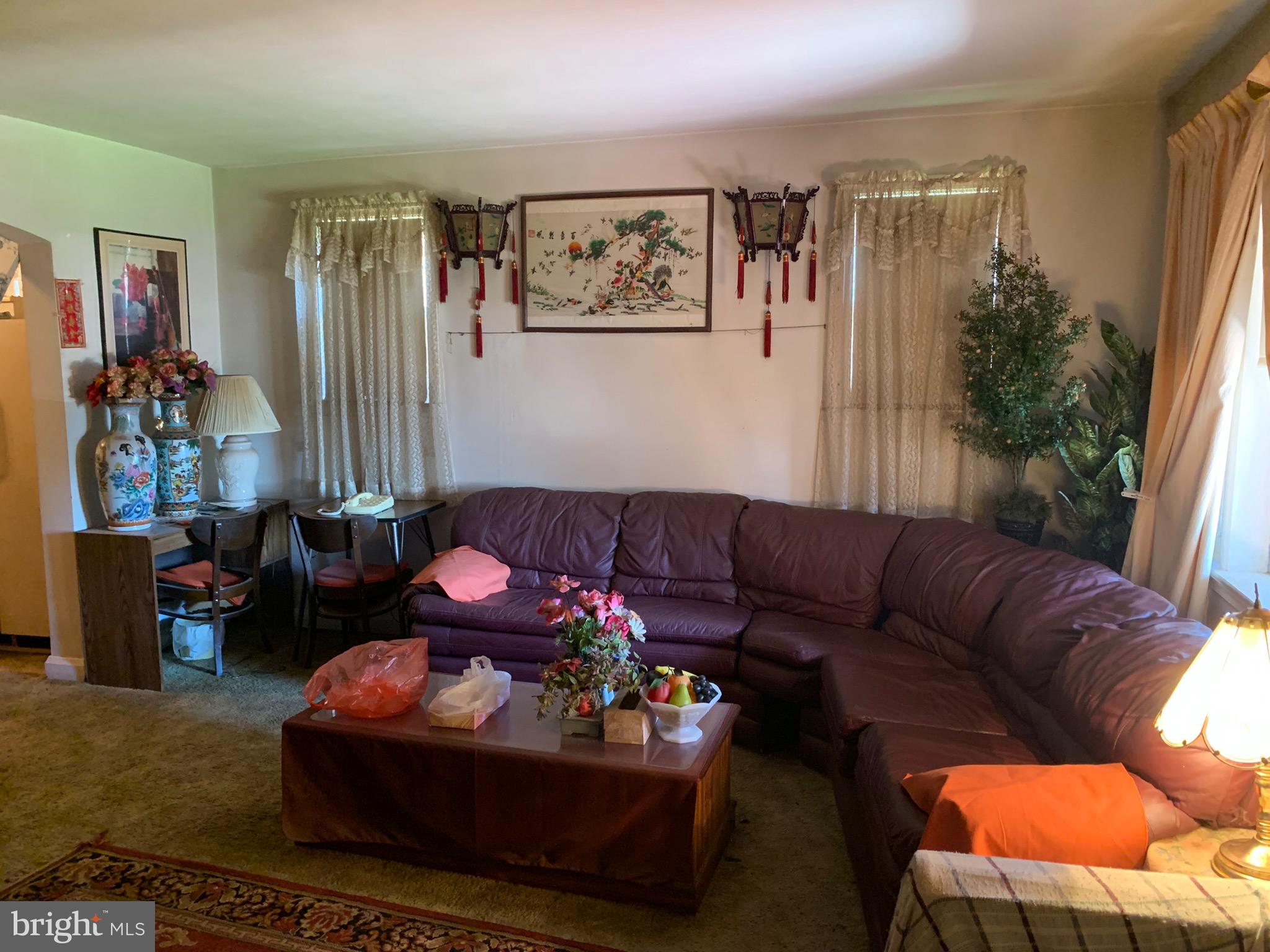 4012 Labyrinth Road Baltimore, MD 21215 - Photo 3 of 17