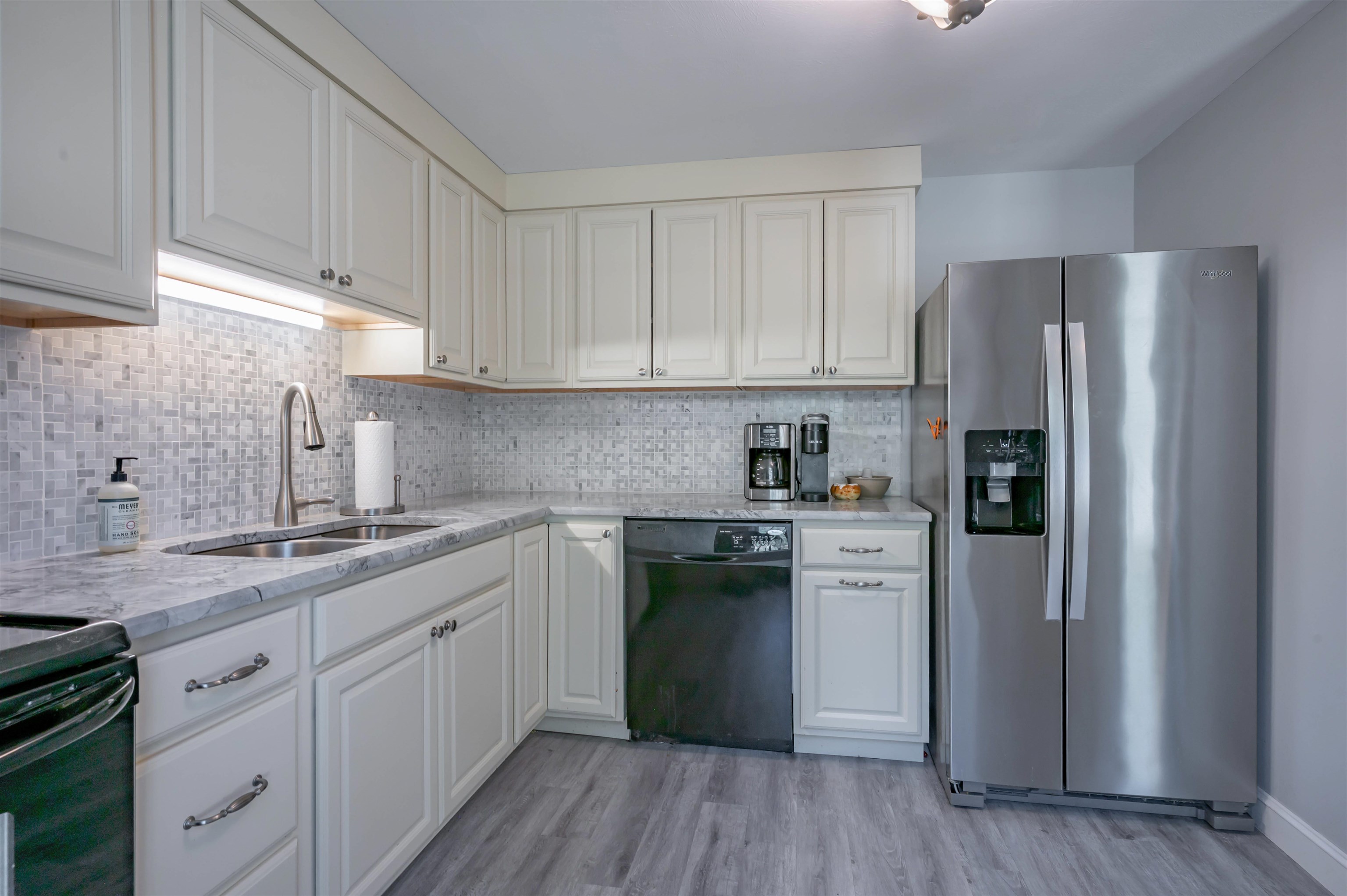 8 Veterans Road, Unit 8 Amherst, NH 03031 - Photo 14 of 46