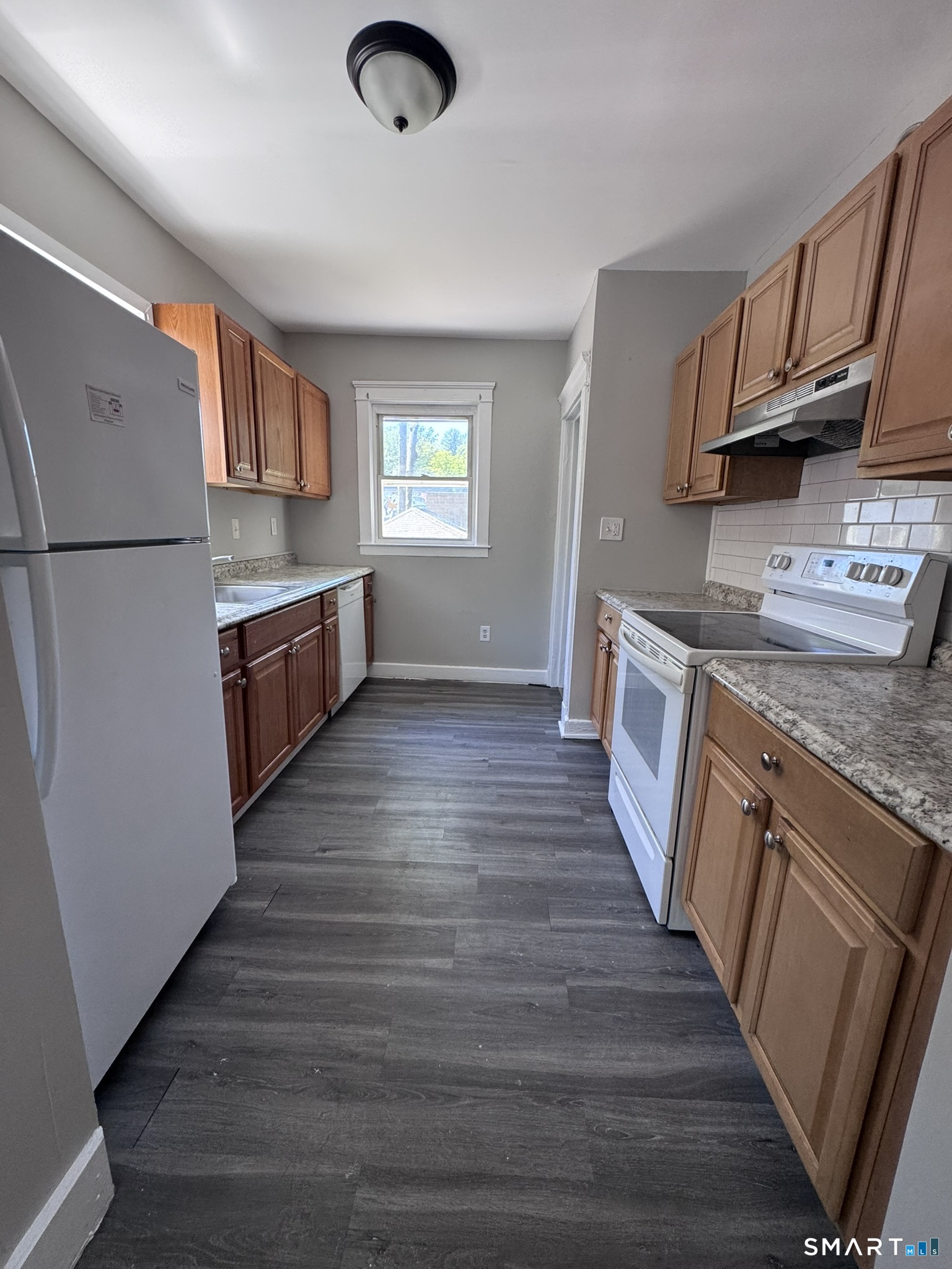 54 Forest Hills Road West Haven, CT 06516 - Photo 7 of 17