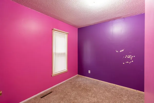 $85,000 | 421 South Moore Street, Blue Earth, MN 56013