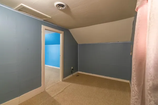 $85,000 | 421 South Moore Street, Blue Earth, MN 56013