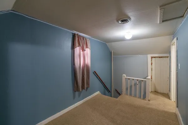 $85,000 | 421 South Moore Street, Blue Earth, MN 56013