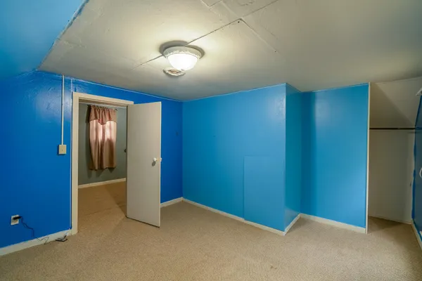 $85,000 | 421 South Moore Street, Blue Earth, MN 56013