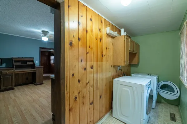 $85,000 | 421 South Moore Street, Blue Earth, MN 56013