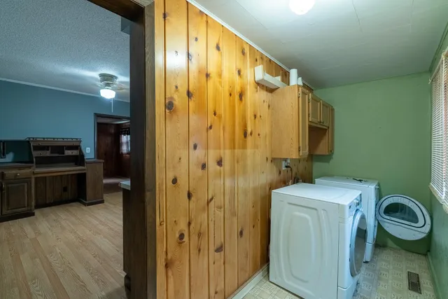 $85,000 | 421 South Moore Street, Blue Earth, MN 56013