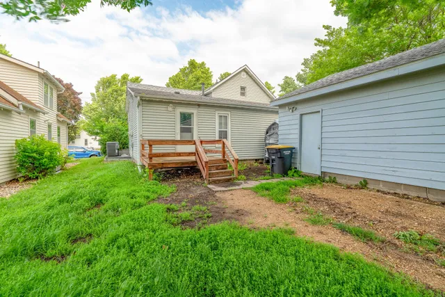 $85,000 | 421 South Moore Street, Blue Earth, MN 56013