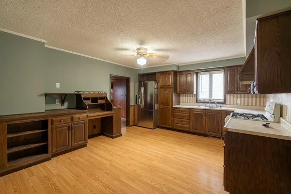 $85,000 | 421 South Moore Street, Blue Earth, MN 56013