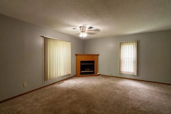 $85,000 | 421 South Moore Street, Blue Earth, MN 56013