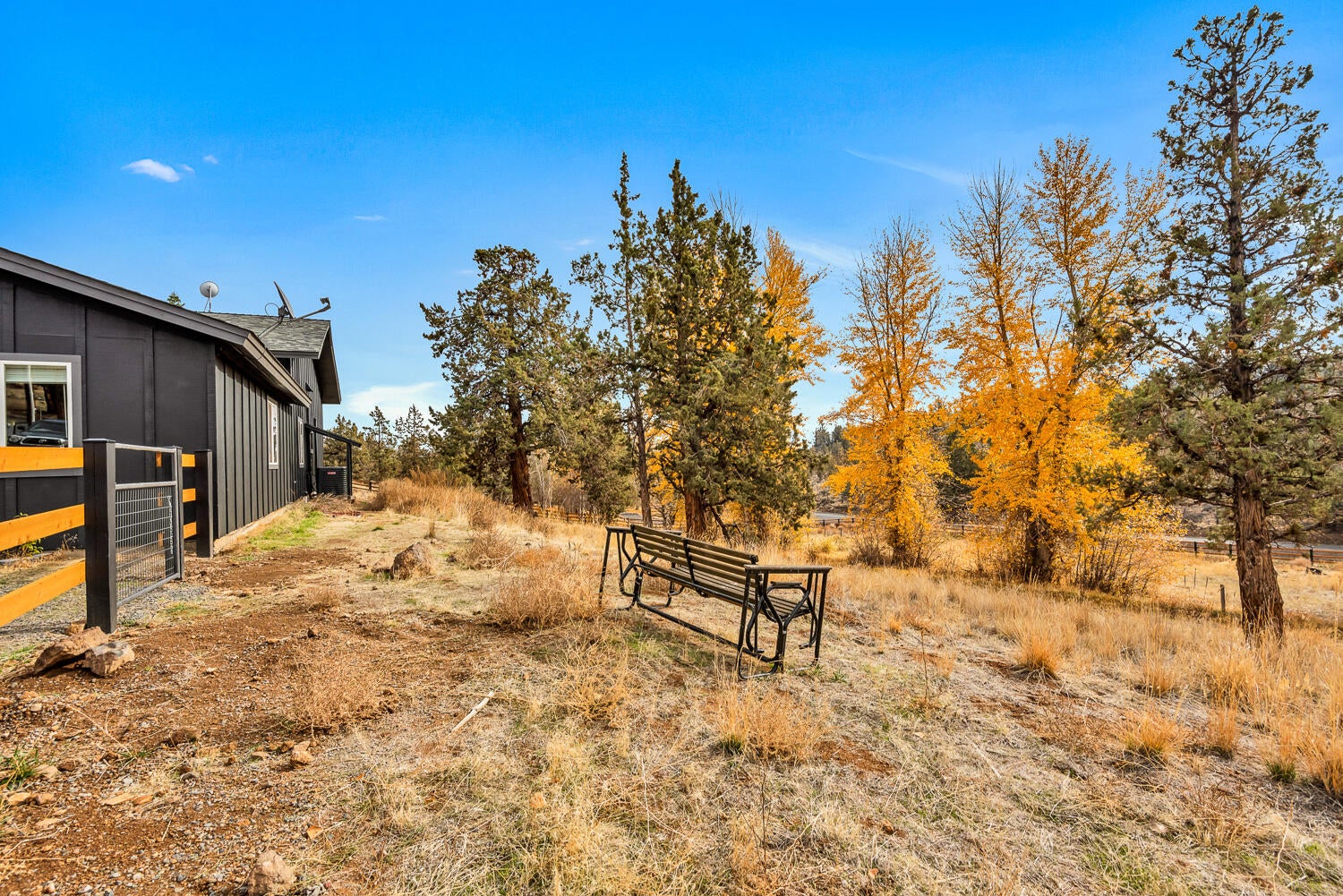 19250 Dayton Road Bend, OR 97703 - Photo 6 of 49 OReilly_20211103_6_141768_72ppi