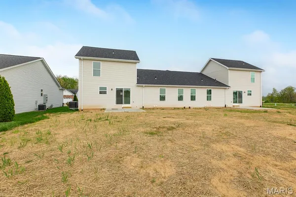 $359,900 | 205 Wrigley Field Drive, Bethalto, IL 62010