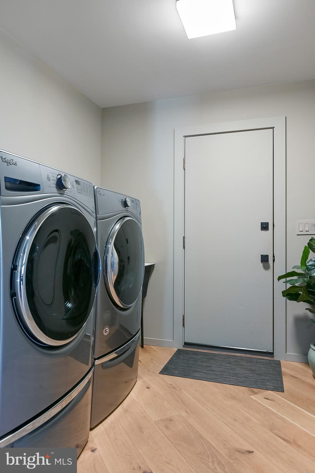 3333 Harness Creek Road Annapolis, MD 21403 - Photo 58 of 75 Mudroom and laundry area