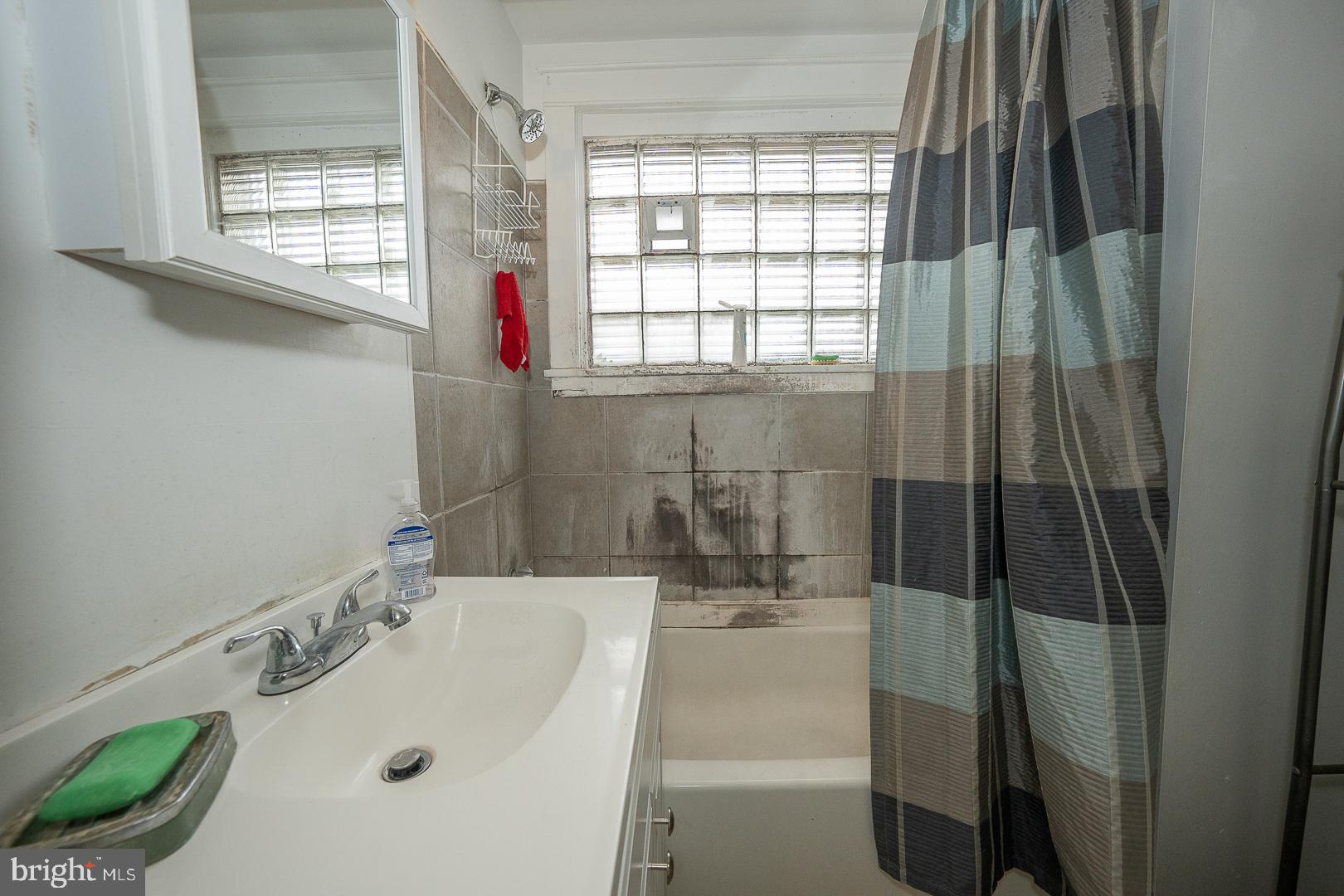 7017 Atlantic Avenue Upper Darby, PA 19082 - Photo 22 of 33